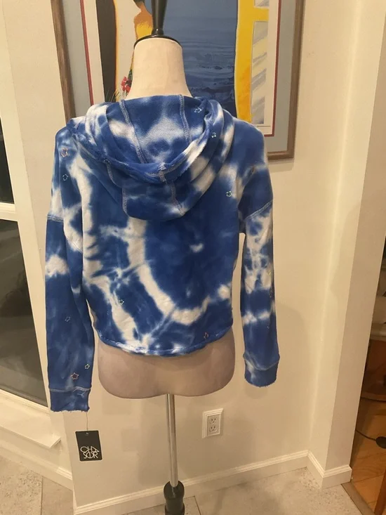 Chaser Blue & White Tie-Dye Cropped Hoodie - Picture 7 of 10